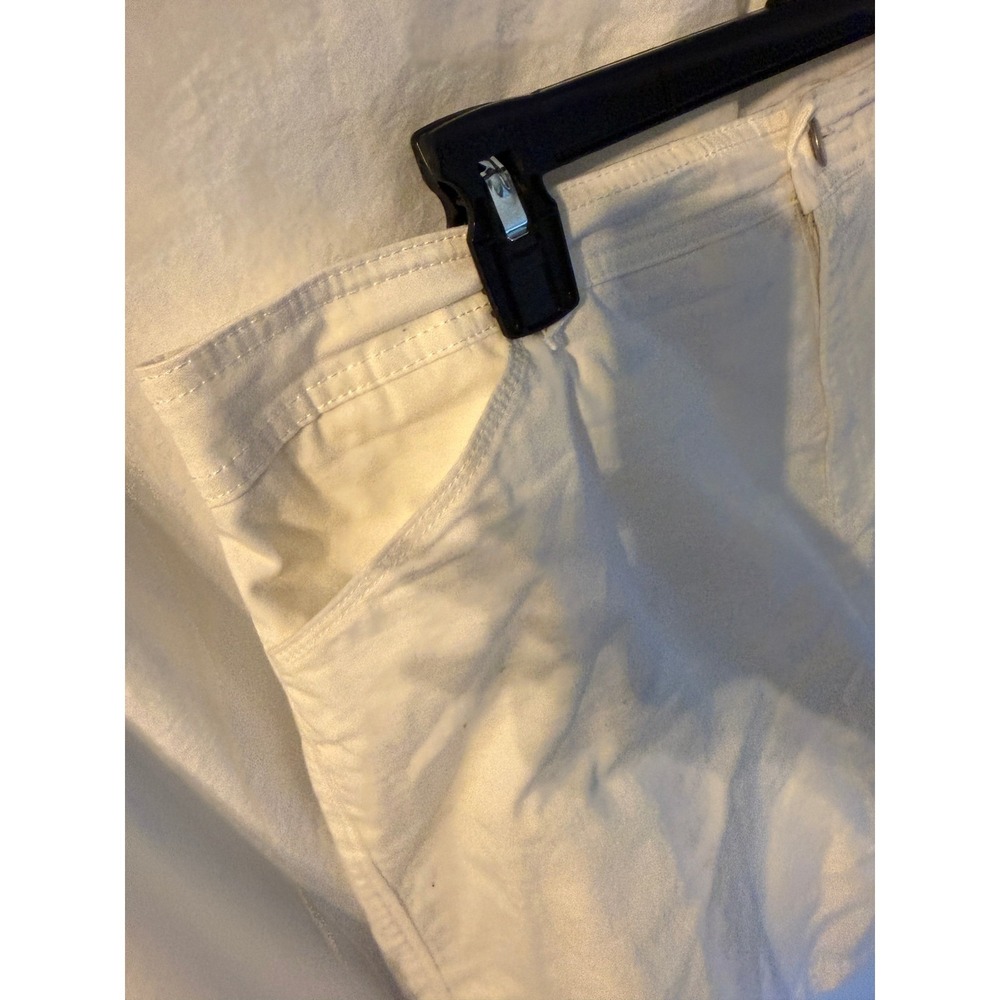 Croft & Barrow Womens White Embroidered Skort Size 12 Stretch Cotton Floral Navy - Picture 3 of 6
